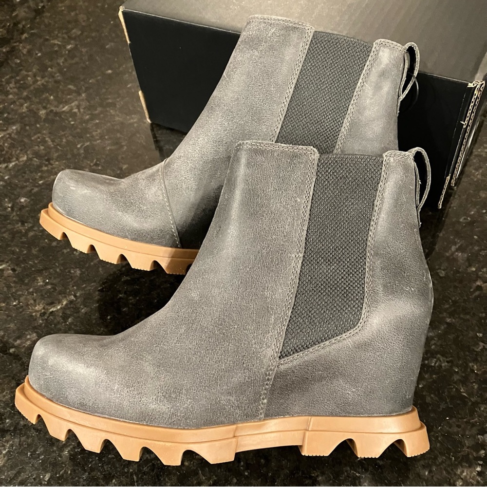 New Sorel Joan of Arctic Wedge III Chelsea Bootie, Waterproof Leather Ankle Boot
